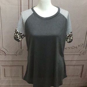 - Trendy Raglan Sleeves with Animal Print
